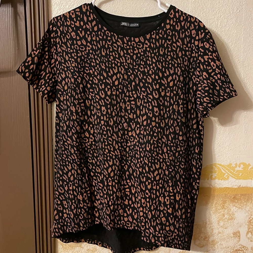 Zara shirt size MEDIUM like new